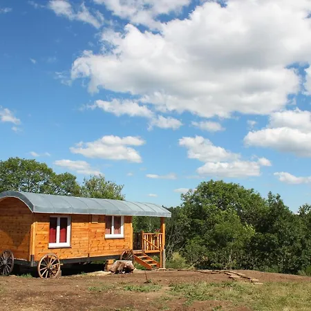 Roulotte Imperiale Perchee- * Sembadel