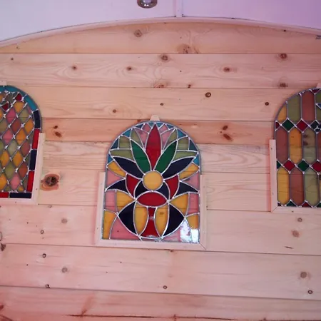 Roulotte Imperiale Perchee-