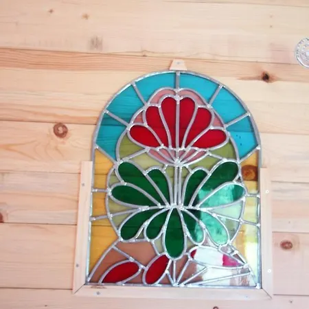 Roulotte Imperiale Perchee- * Sembadel