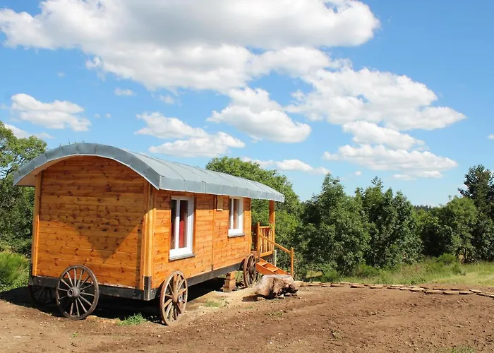 Roulotte Impériale Perchée- Camping