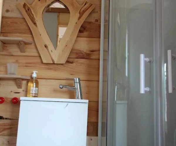 Roulotte Impériale Perchée- * Sembadel